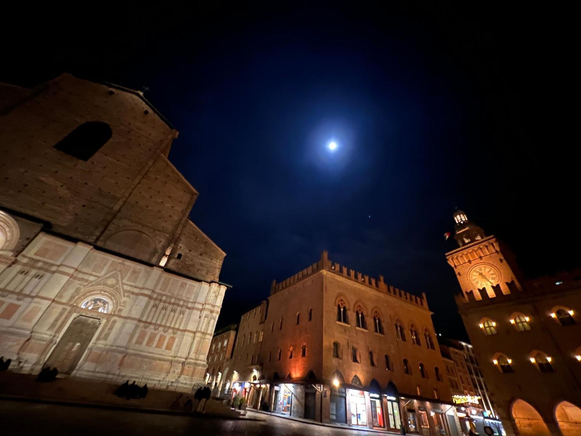 House Of Chariot - In The Heart Of Bolognaアパートメント エクステリア 写真